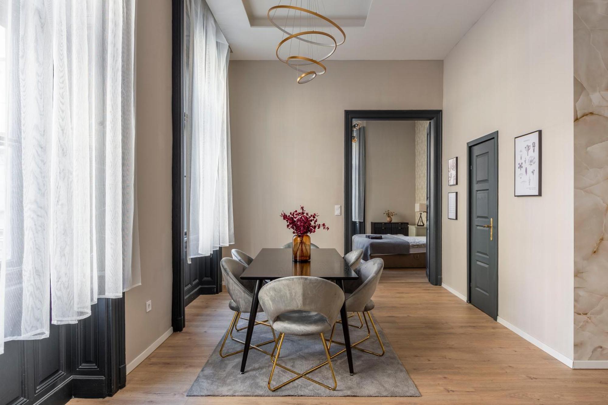 Luxurious & Spacious In The Kertesz Street Apartmán