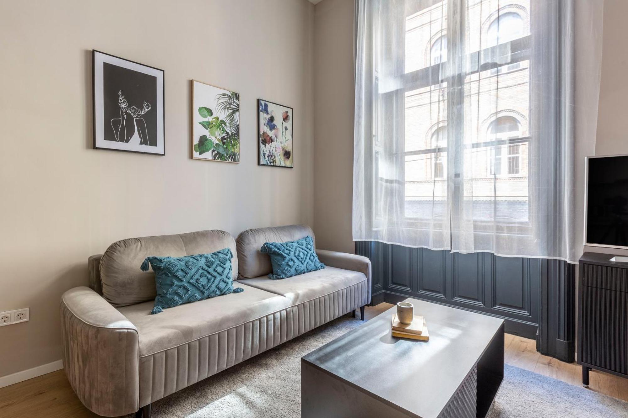 Luxurious & Spacious In The Kertesz Street Apartmán Budapešť